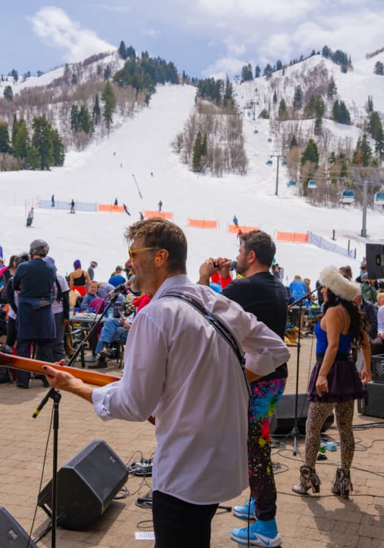 carousel-entertainment