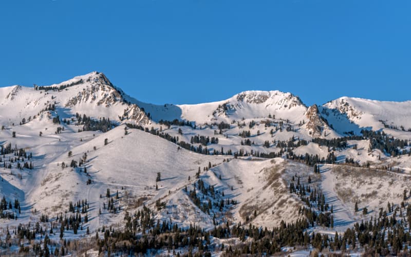 image-pano-winter-mountain