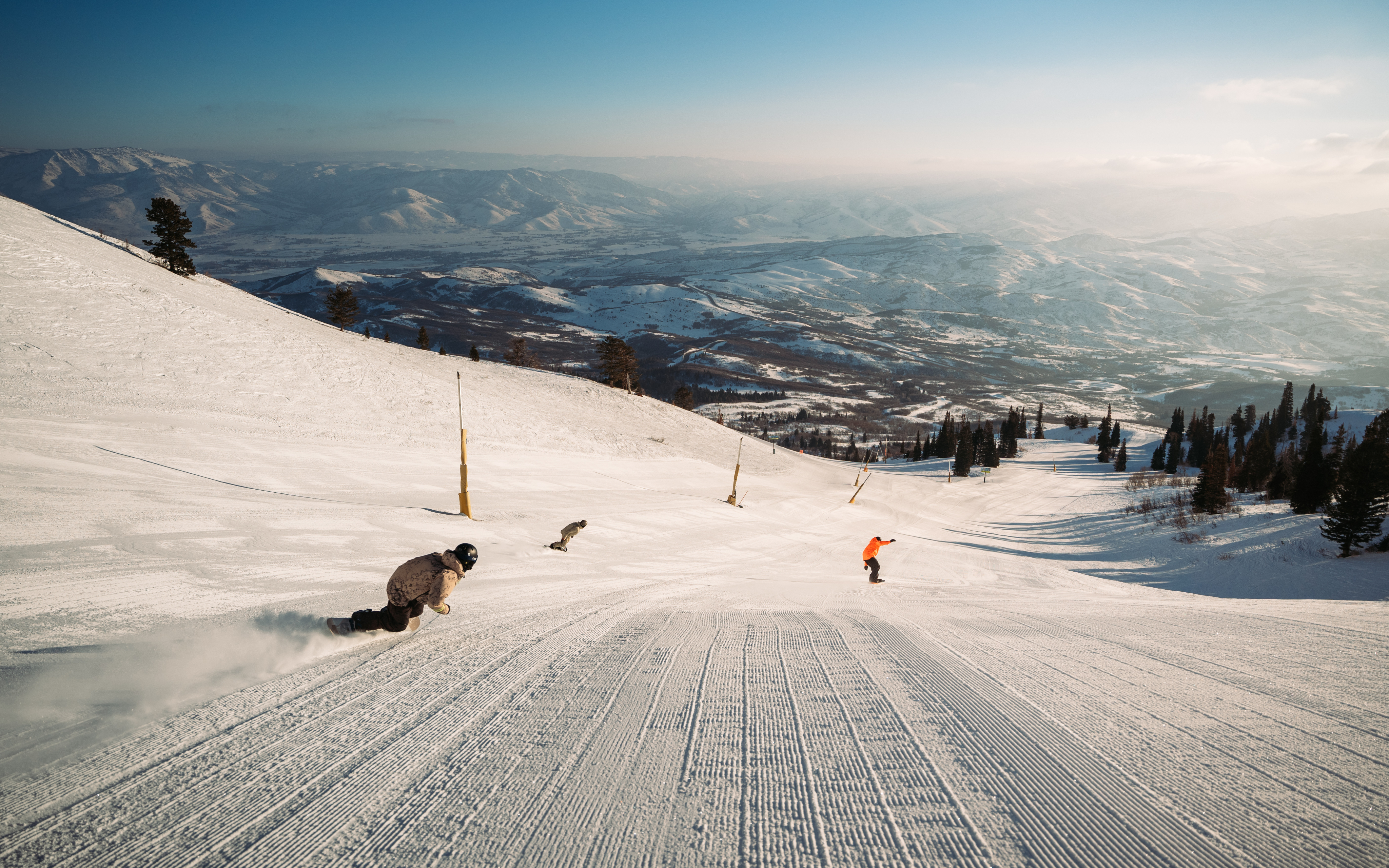 scroll-explore-elk-ridge-background