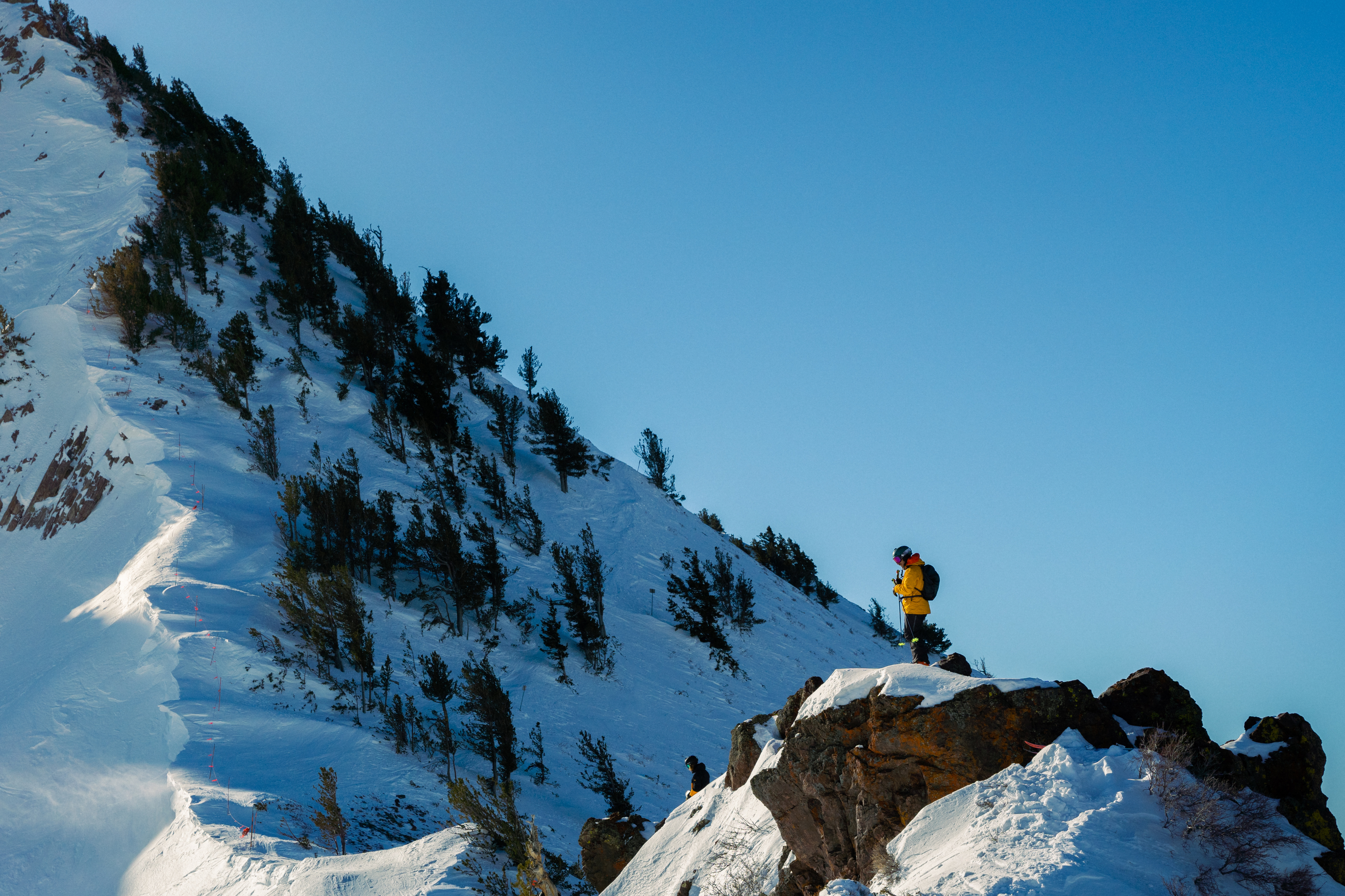 scroll-explore-middle-bowl-cirque-background