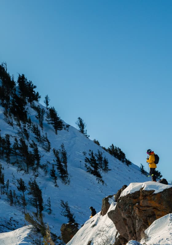 scroll-explore-middle-bowl-cirque-background