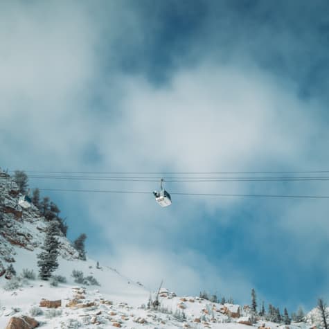 needles-gondola-winter-single-cabin