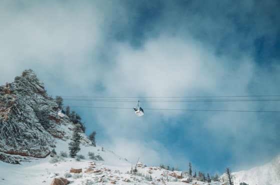 needles-gondola-winter-single-cabin