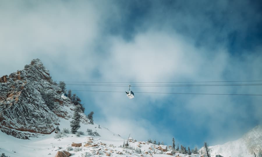 needles-gondola-winter-single-cabin