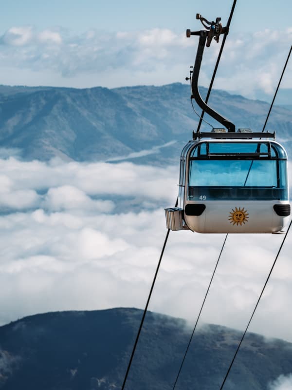 SB_2324_Summer_NeedlesGondola_OverInversion