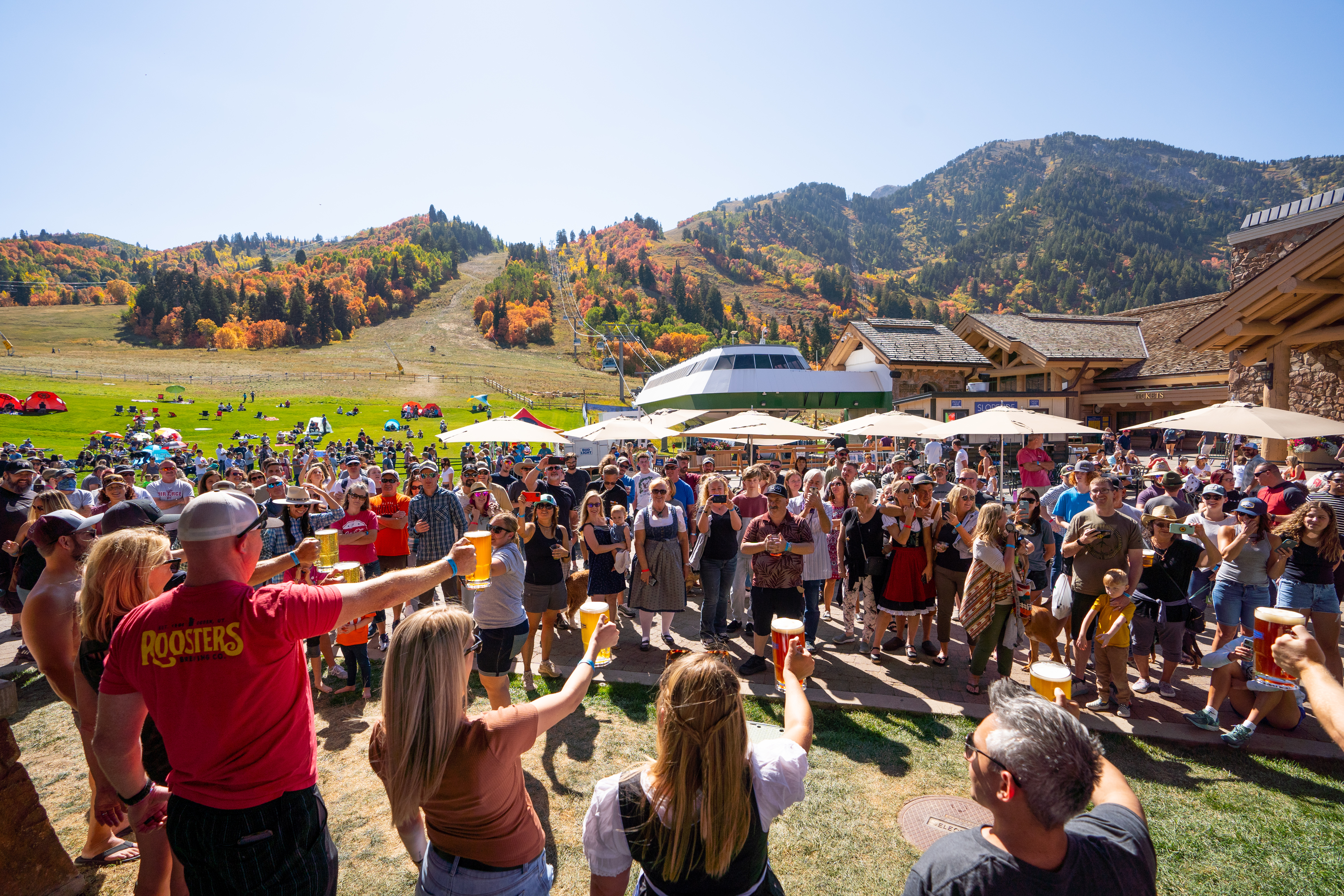 snowwiesn-stein-holding-competition