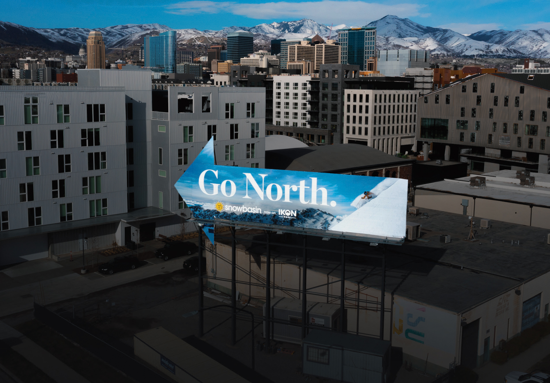 go-north-arrow-billboard
