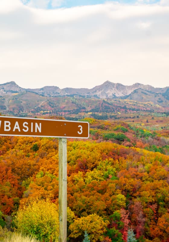 scenic-fall-snowbasin-road-sign-mountain
