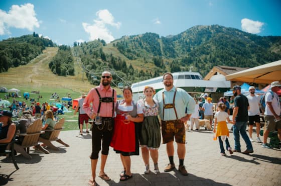 snowwiesn_costume_contest
