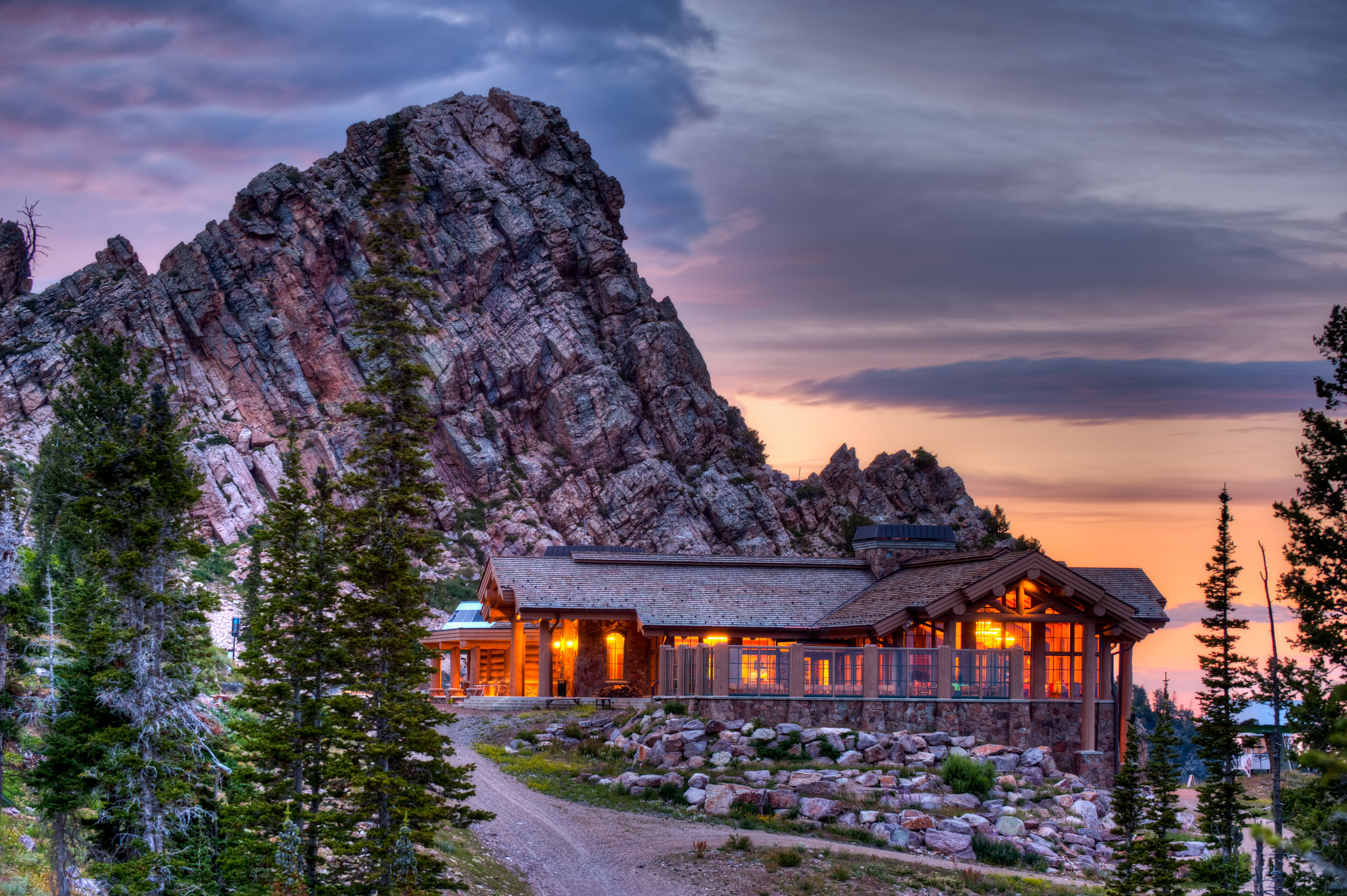 needles-lodge-at-sunset