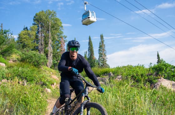 sb_bikingwithgondola