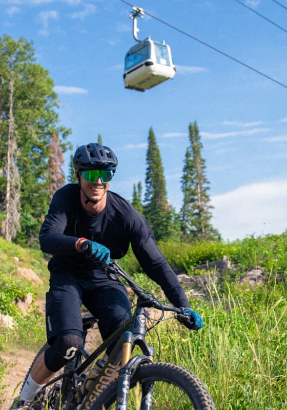 sb_bikingwithgondola