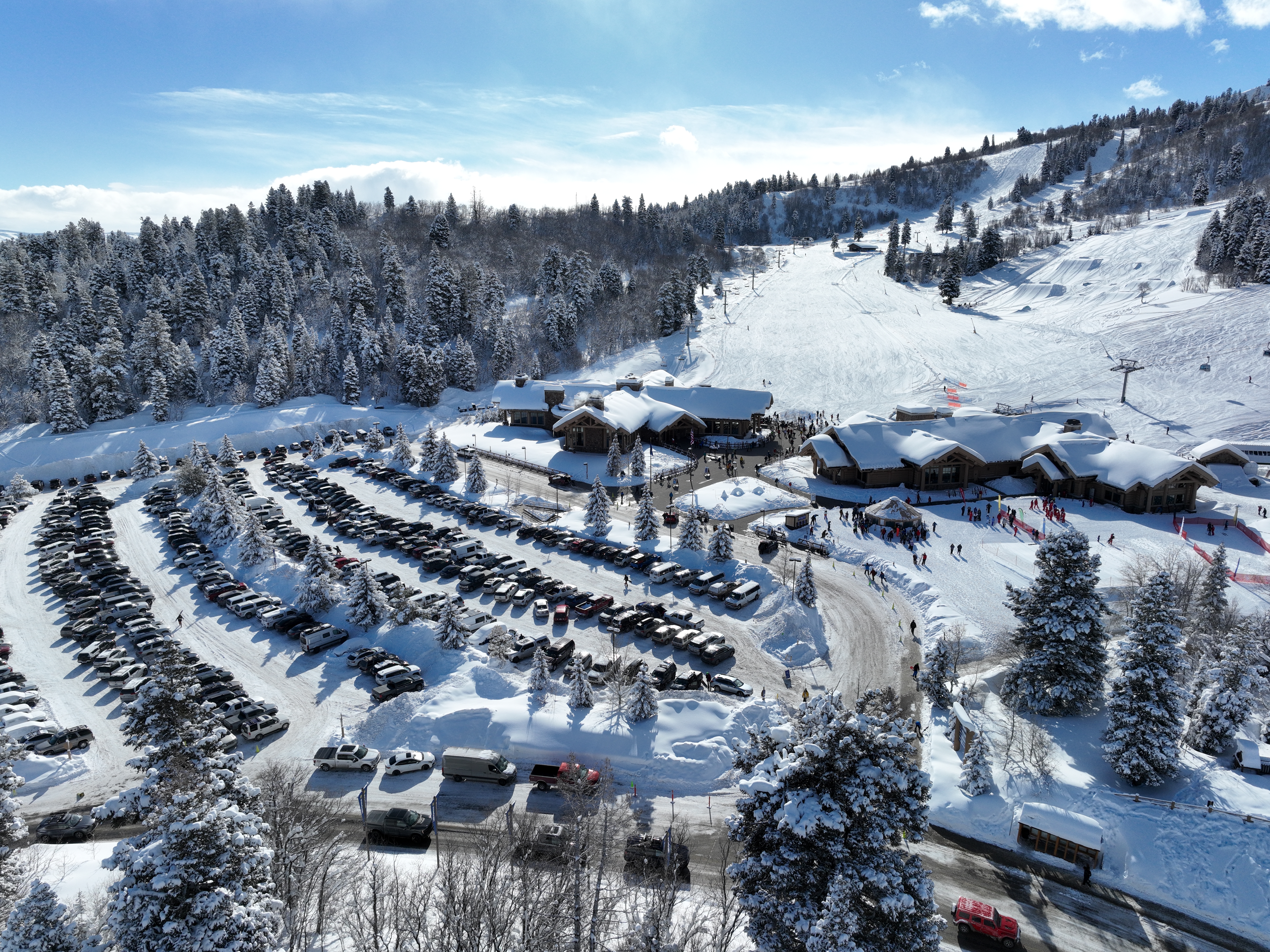 transportation-parking-earls-lot