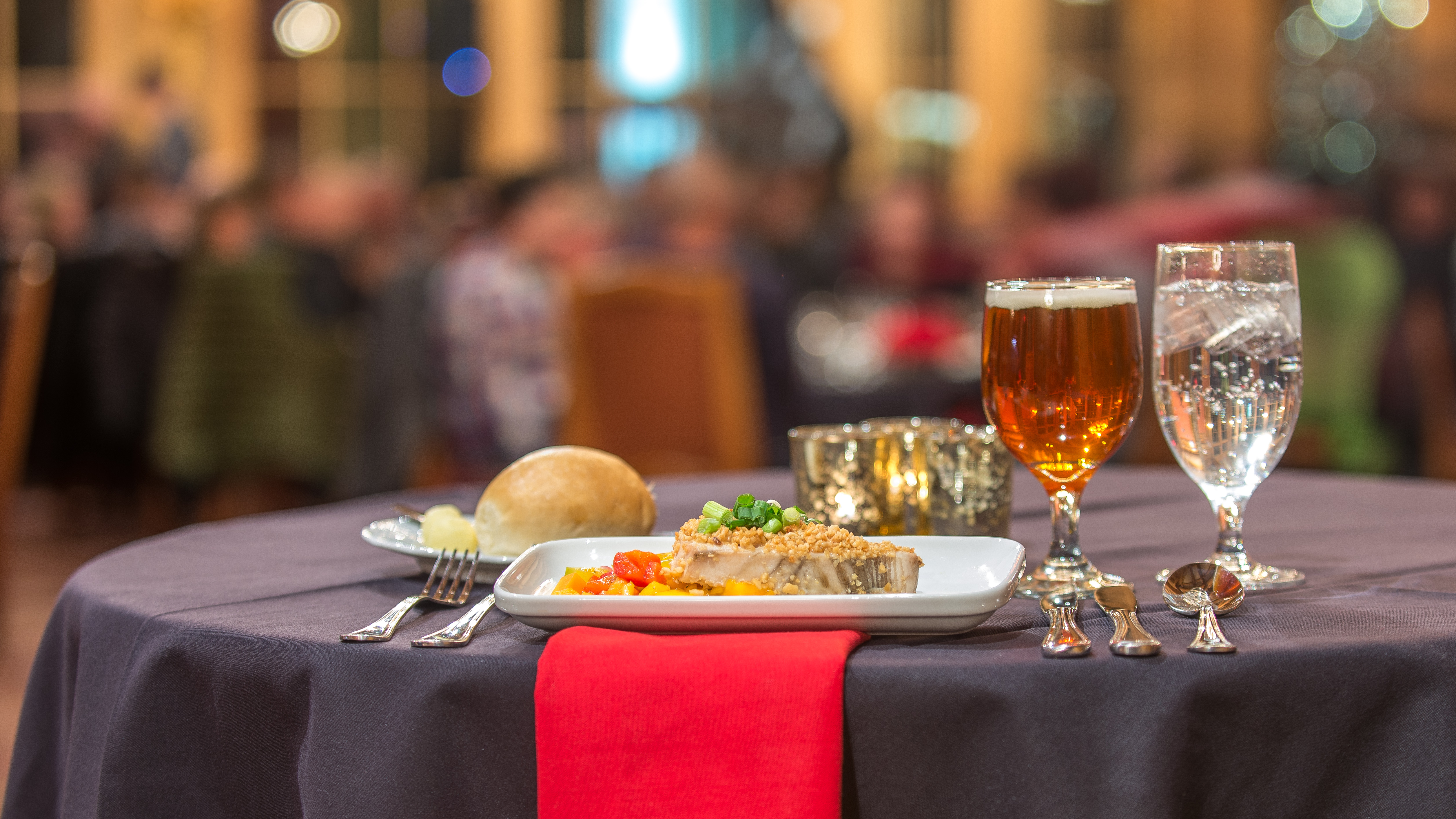 Holiday_Party_Place-Setting