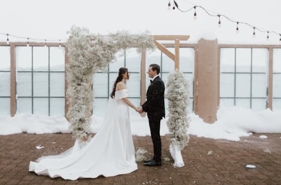 needles-patio_winter-ceremony