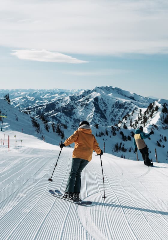 sb_winter_groomed_skierboarder