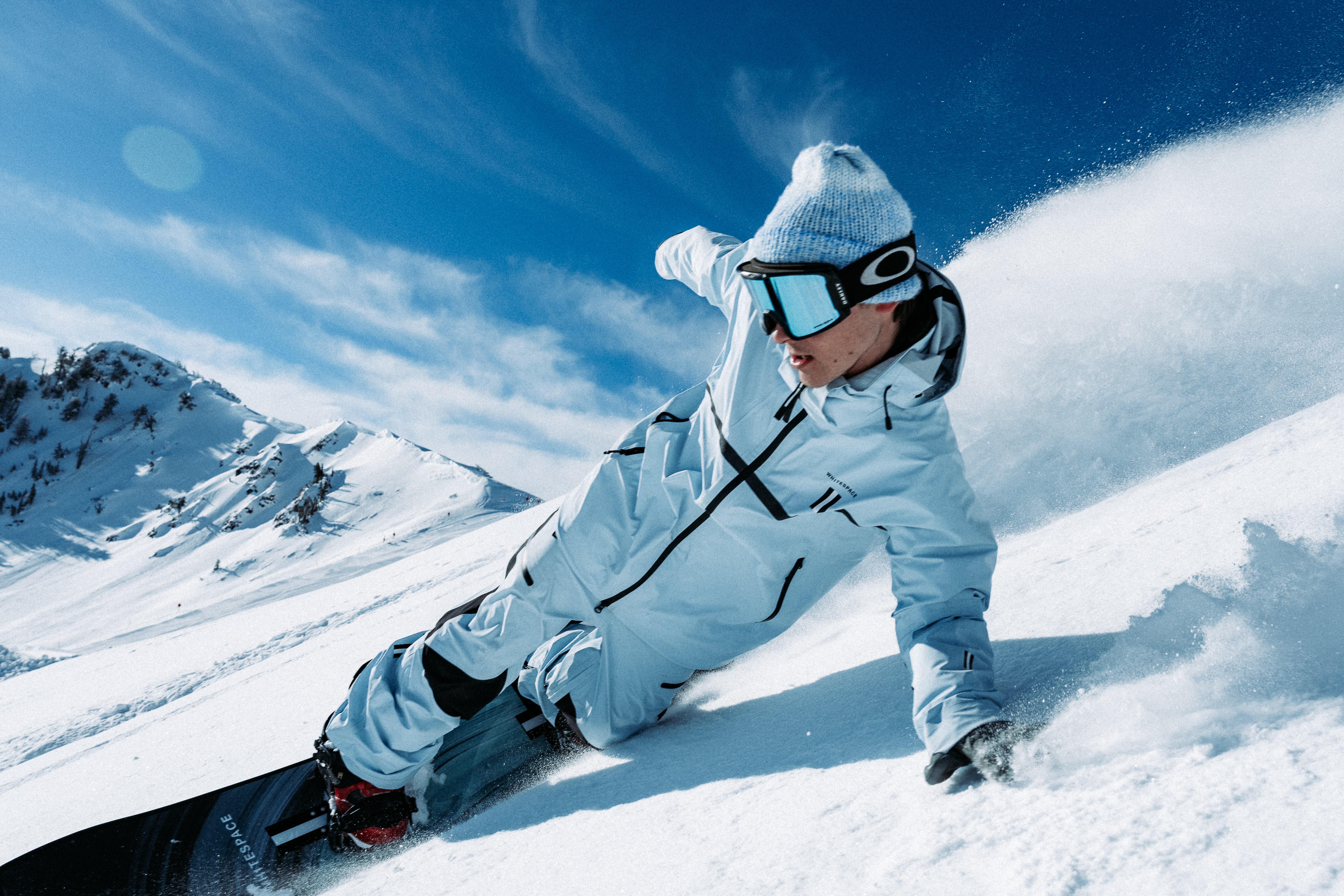 snowboard-powder-strawberry-whitespace